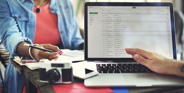 cropped-imagen-gente-trabajando-compu-4.jpg